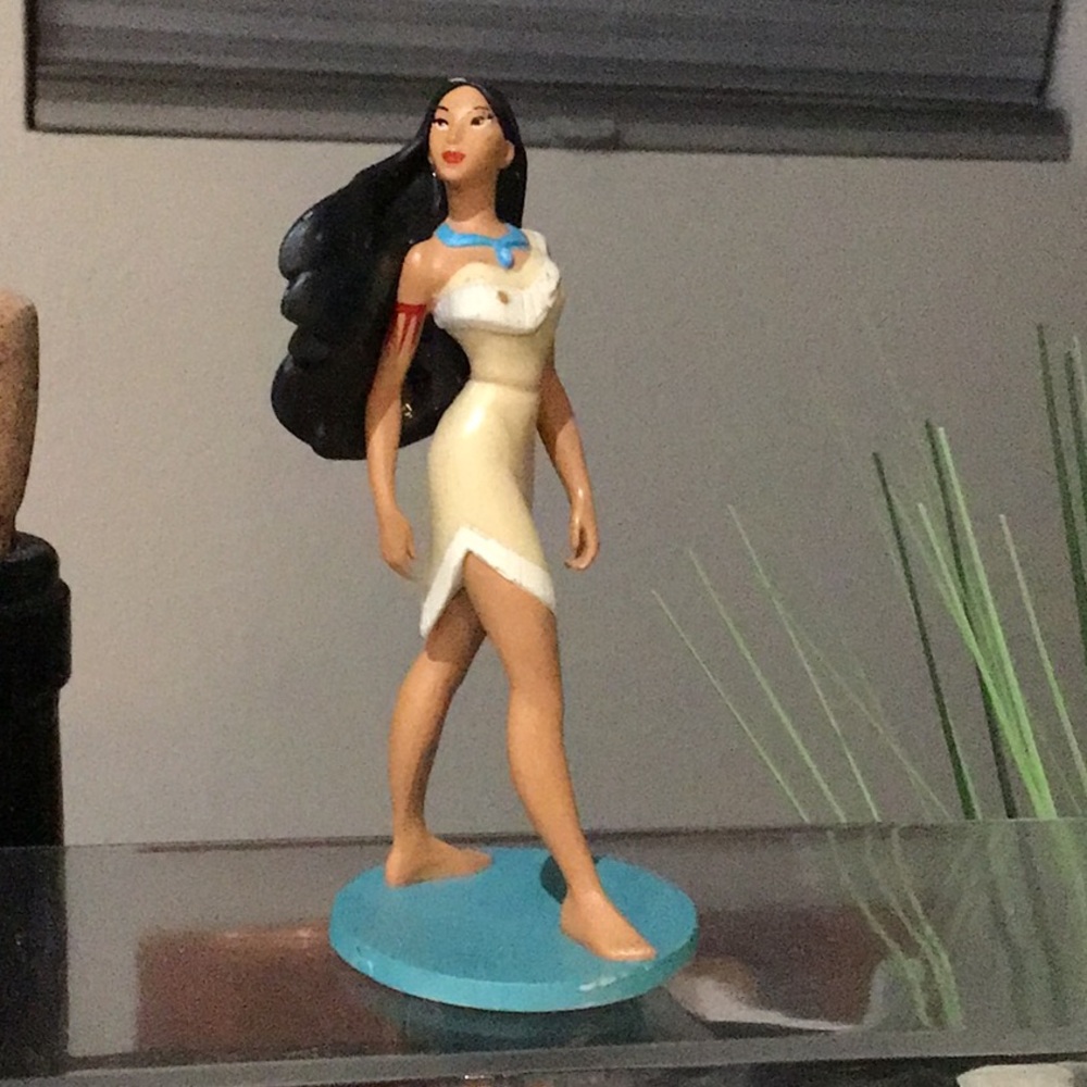 Disney Pocahantas  4” Plastic Doll Figurine Cake Topper